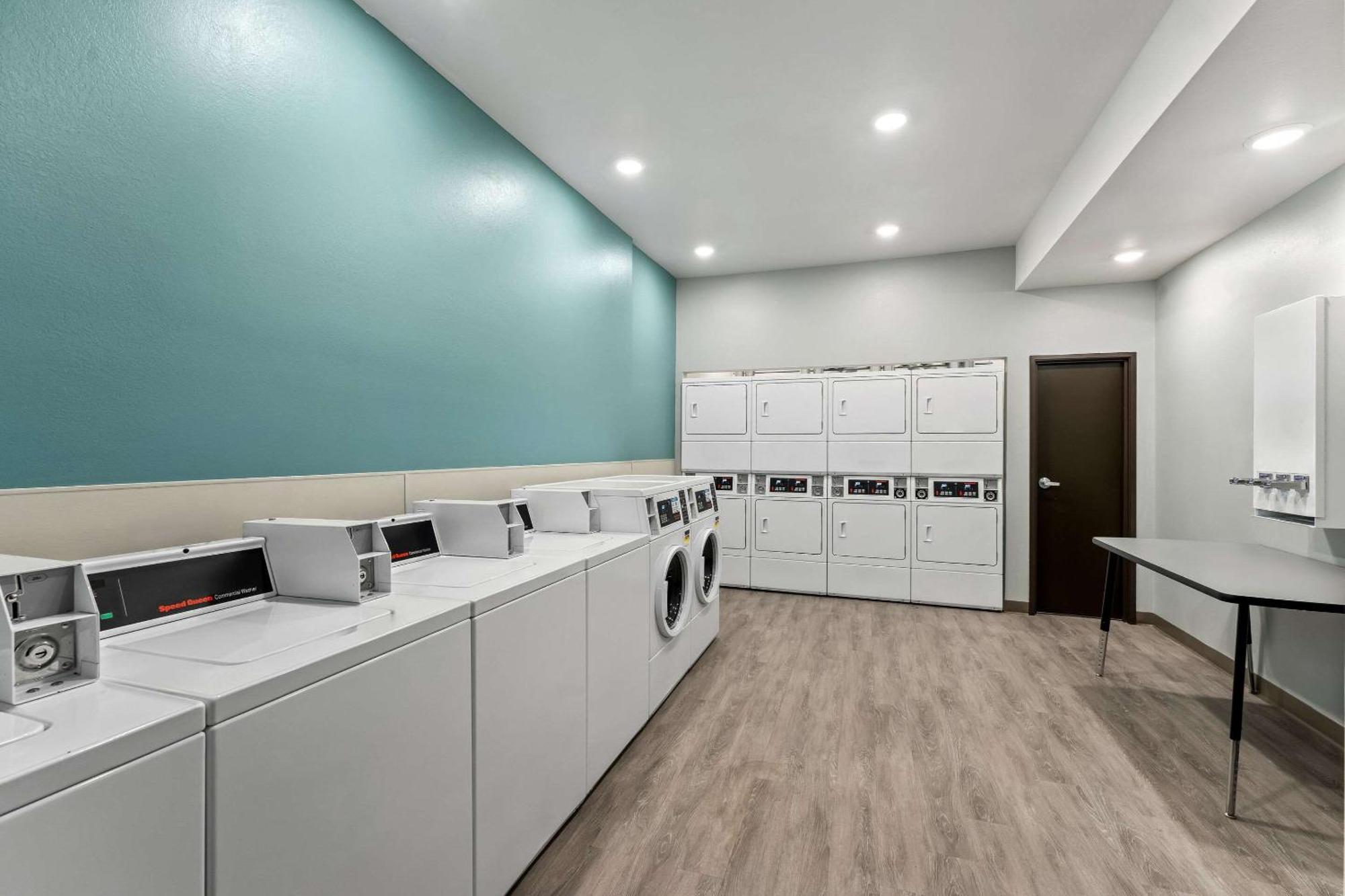 Woodspring Suites Easton Nazareth ภายนอก รูปภาพ